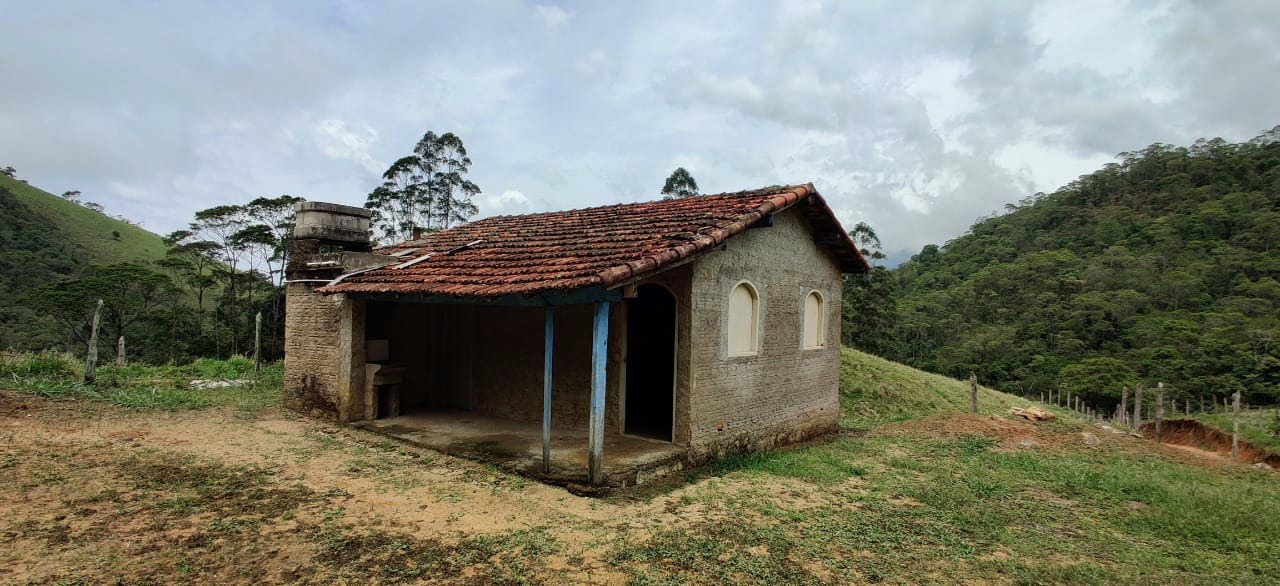 Sítio de 65 ha em Cruzeiro, SP