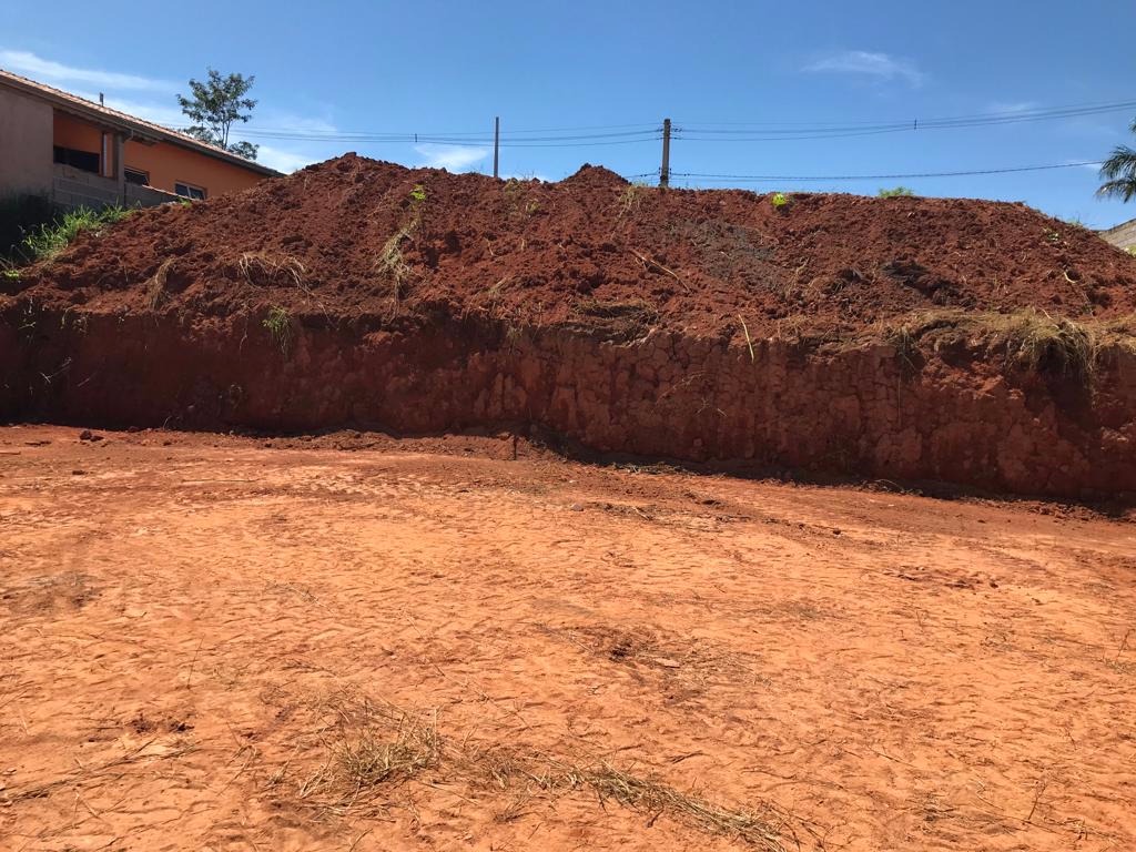 Terreno de 2.390 m² em Paraibuna, SP