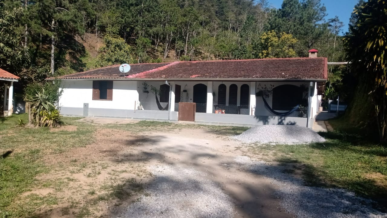 Chácara de 4.000 m² em Paraibuna, SP