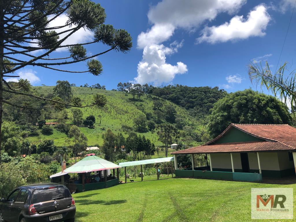 Sítio de 3.200 m² em Camanducaia, MG