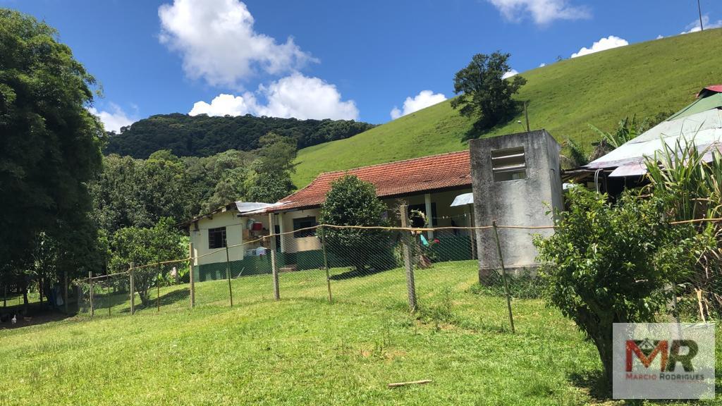 Sítio de 3.200 m² em Camanducaia, MG