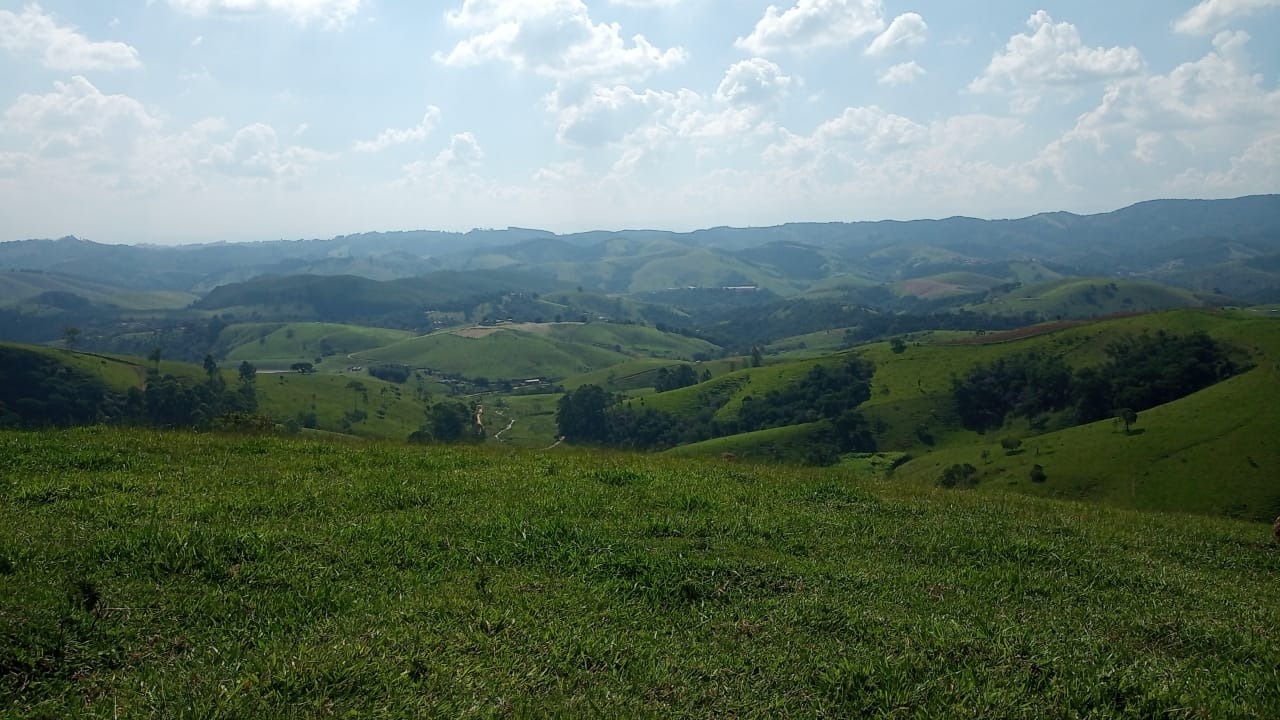 Sítio de 43 ha em Jambeiro, SP