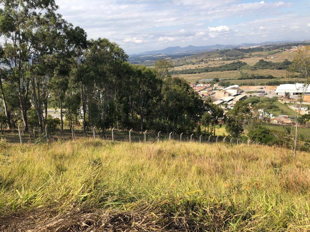 Terreno de 1.443 m² em Pouso Alegre, MG