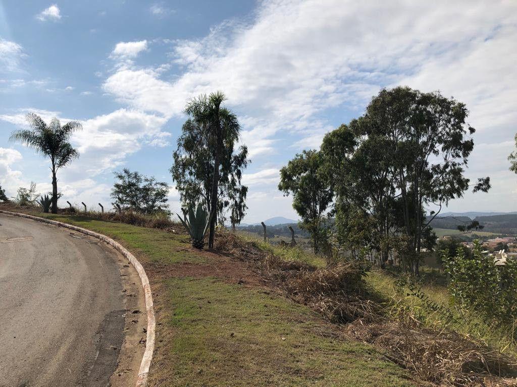 Terreno de 1.443 m² em Pouso Alegre, MG