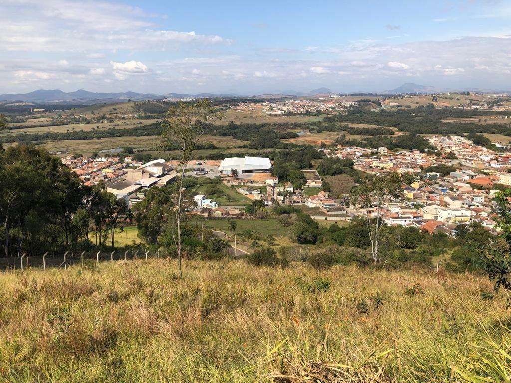 Terreno de 1.443 m² em Pouso Alegre, MG