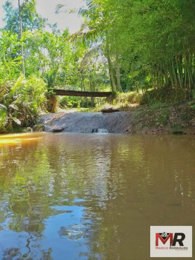 Chácara de 4.500 m² em Congonhal, MG