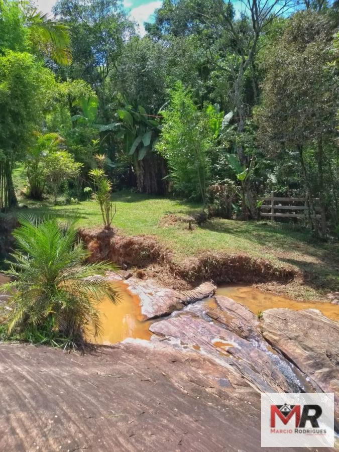 Chácara de 4.500 m² em Congonhal, MG