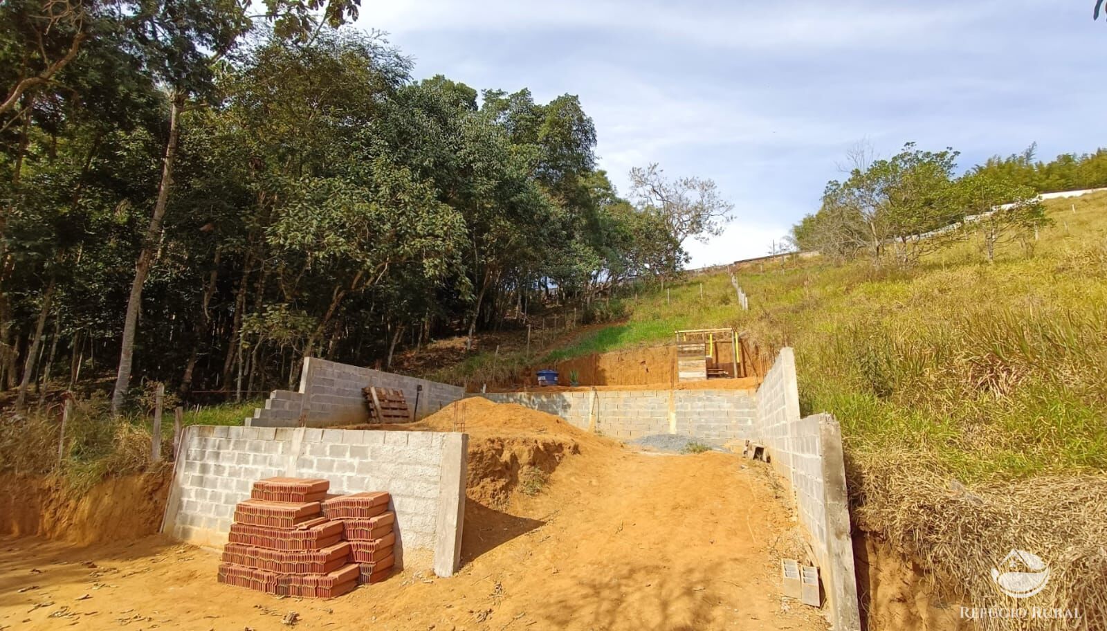 Terreno de 250 m² em Monteiro Lobato, SP