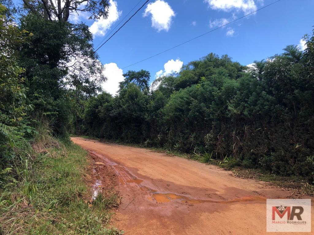 Sítio de 4.000 m² em Camanducaia, MG