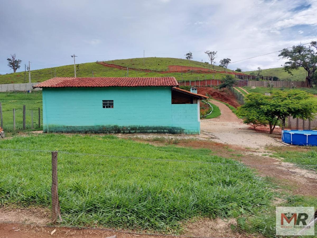 Sítio de 2.400 m² em Pouso Alegre, MG