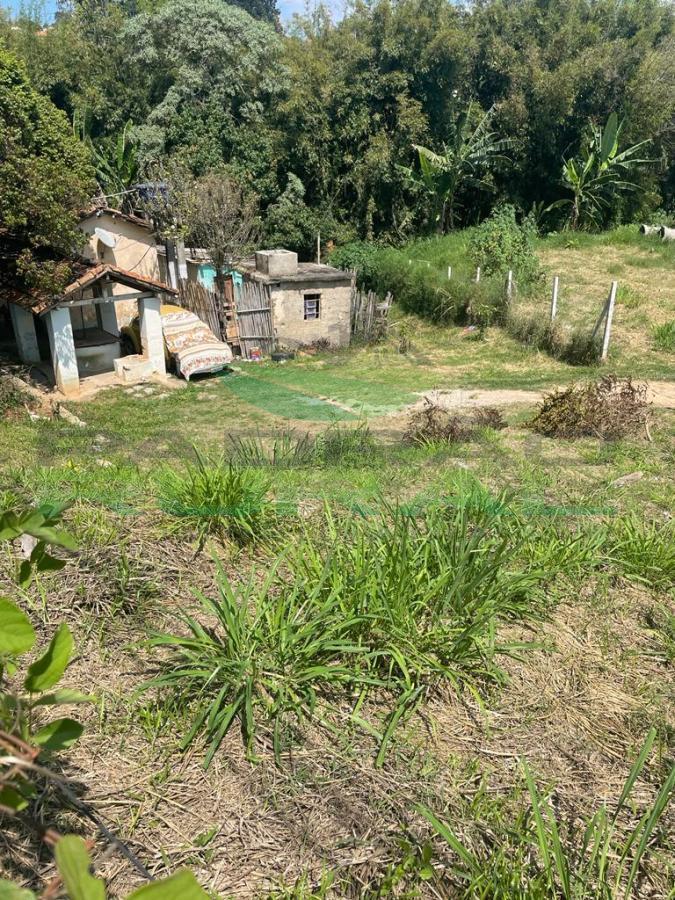 Terreno de 1.798 m² em São Roque, SP