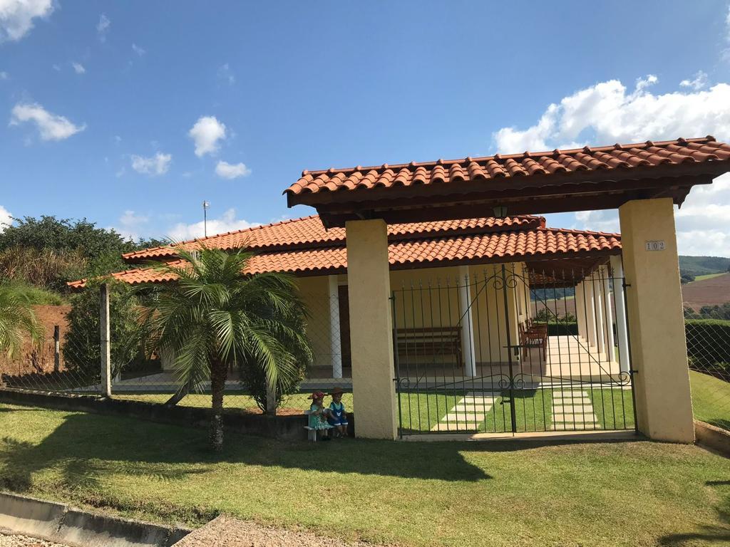 Chácara de 1.500 m² em Vargem, SP