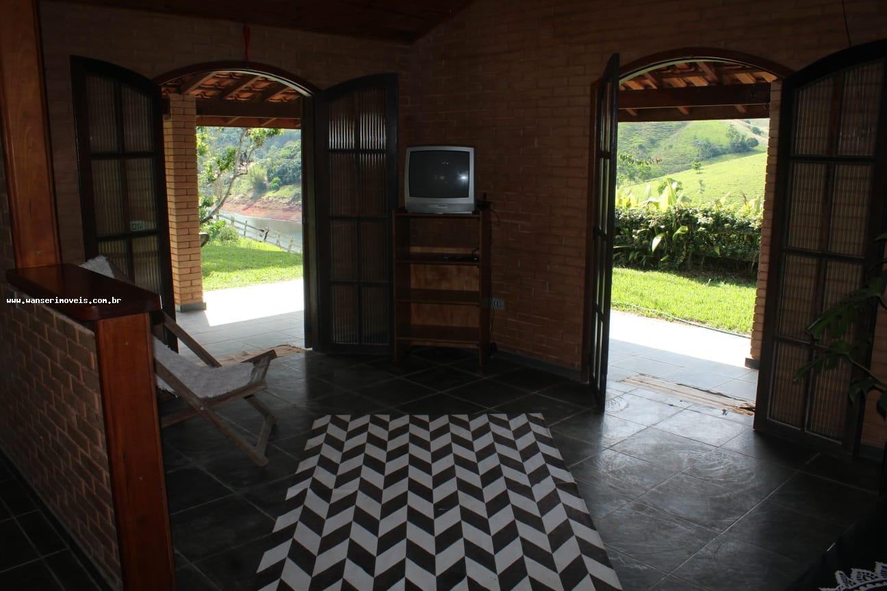 Chácara de 1.030 m² em Natividade da Serra, SP