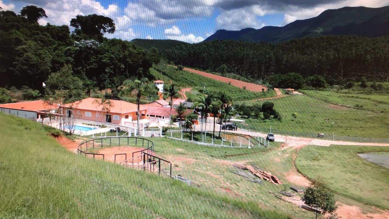 Fazenda de 97 ha em Lagoinha, SP