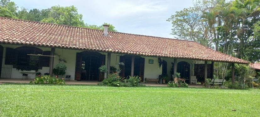 Chácara de 3.700 m² em Caçapava, SP
