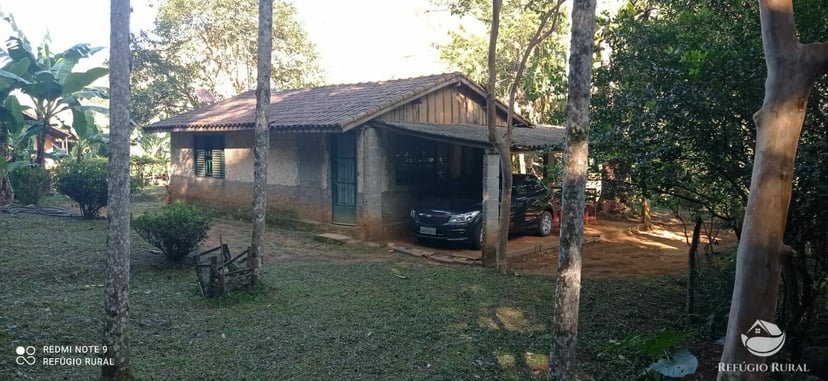 Sítio de 4 ha em São José dos Campos, SP