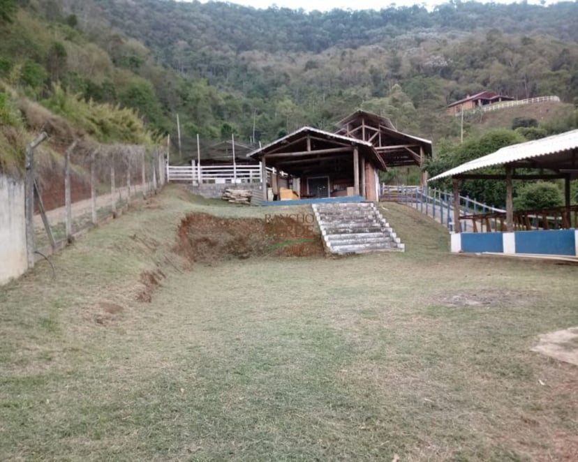 Sítio de 39 ha em Monteiro Lobato, SP